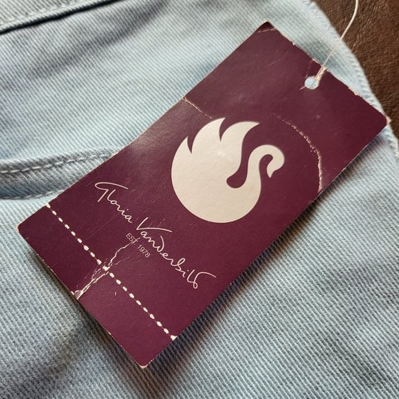 NWT Gloria Vanderbilt Amanda light blue denim jeans baby blue color size 6 Short - Picture 7 of 16